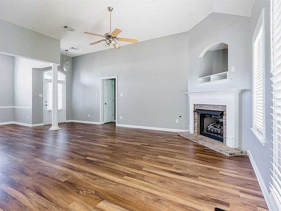 5th image of 90 Whispering Creek Dr