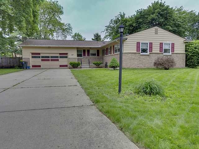 1st image of 109 E Loree Dr