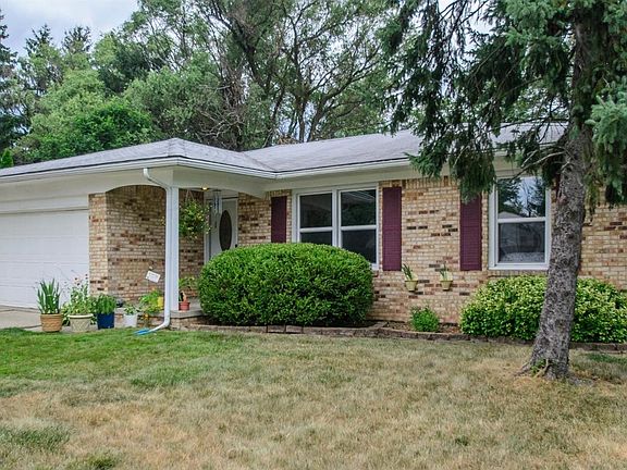 5th image of 8587 Canterbury Ct