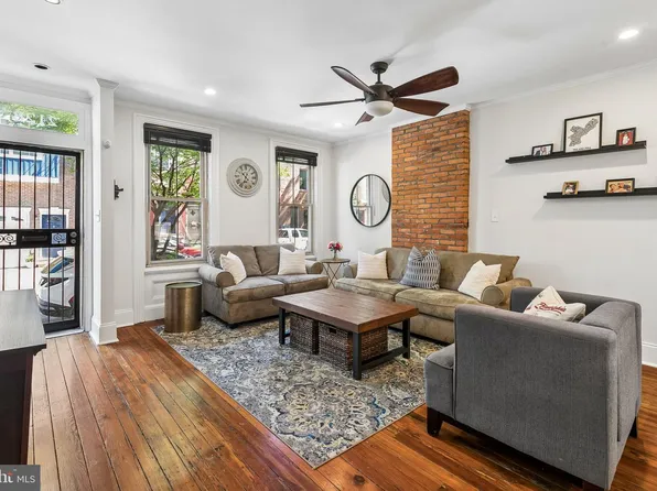 2128 Carpenter St, Philadelphia, PA 19146