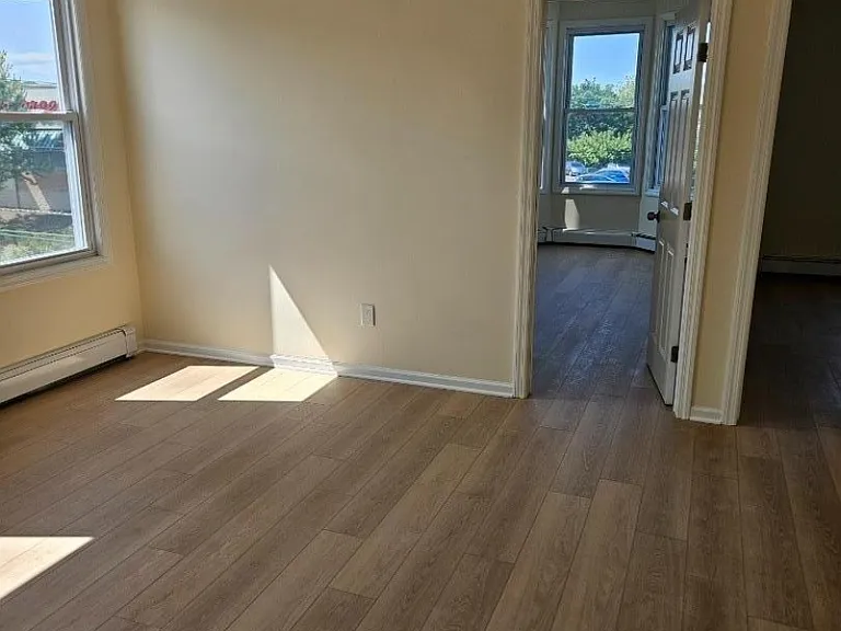 372 Bergen St — Photo 3
