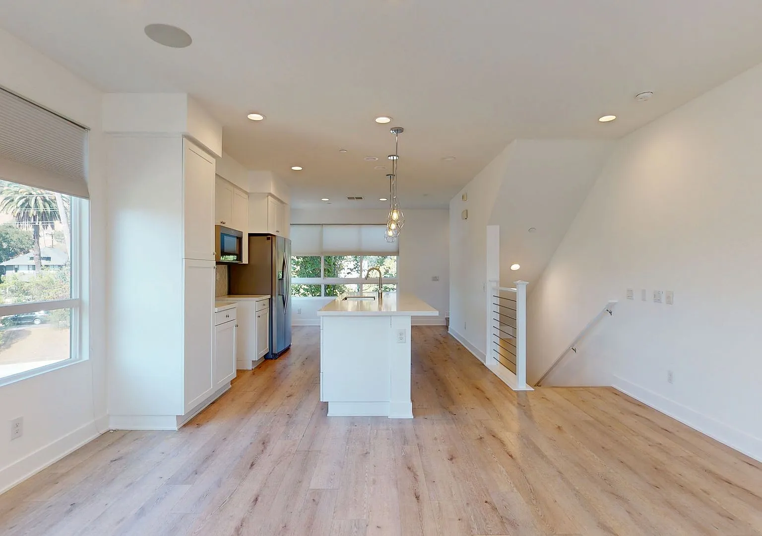 118 S Avenue 50 — Photo 2