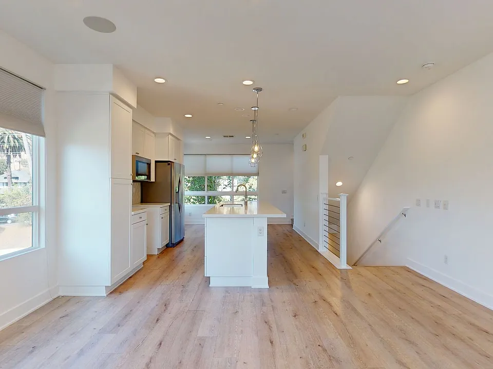 118 S Avenue 50 #501