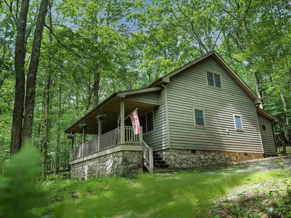 347 Windflower Dr, Terra Alta, WV 26764