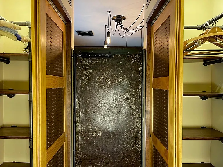 Brickhouse suite closets