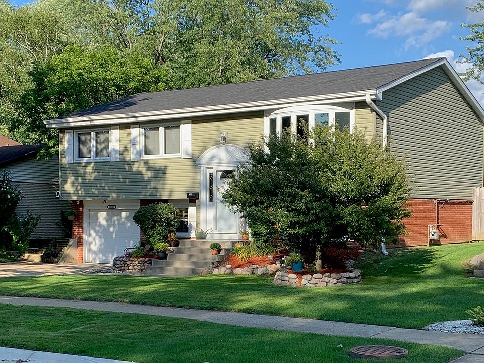 1st image of 16325 Clark Ln