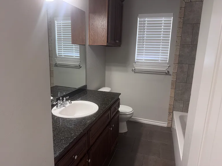 2412 NW 157th Ter — Photo 13