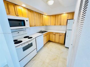 405 Executive Center Dr APT 204, West Palm Beach, FL 33401