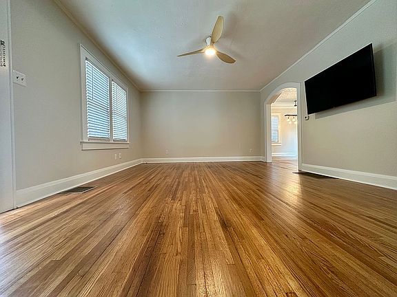 4th image of 485 Green St