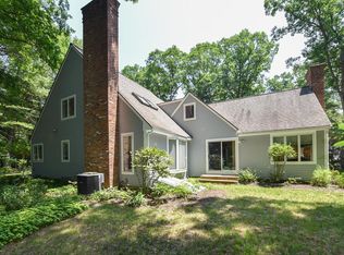 1 Newberry Ct, Farmington, CT 06032