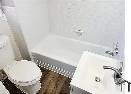 700 E Cold Spring Ln — Photo 8