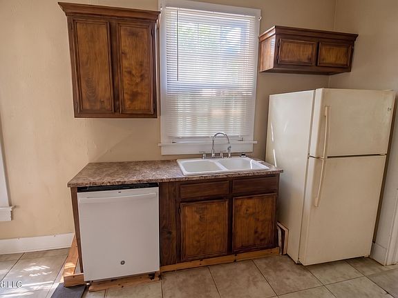 3rd image of 221 E Center St