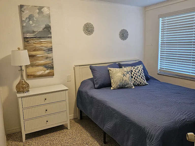 348 W Wentworth St — Photo 14