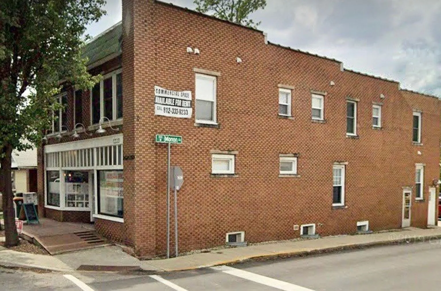 1300 S Walnut St — Photo 1