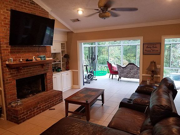 4th image of 2809 Creekstone Ln