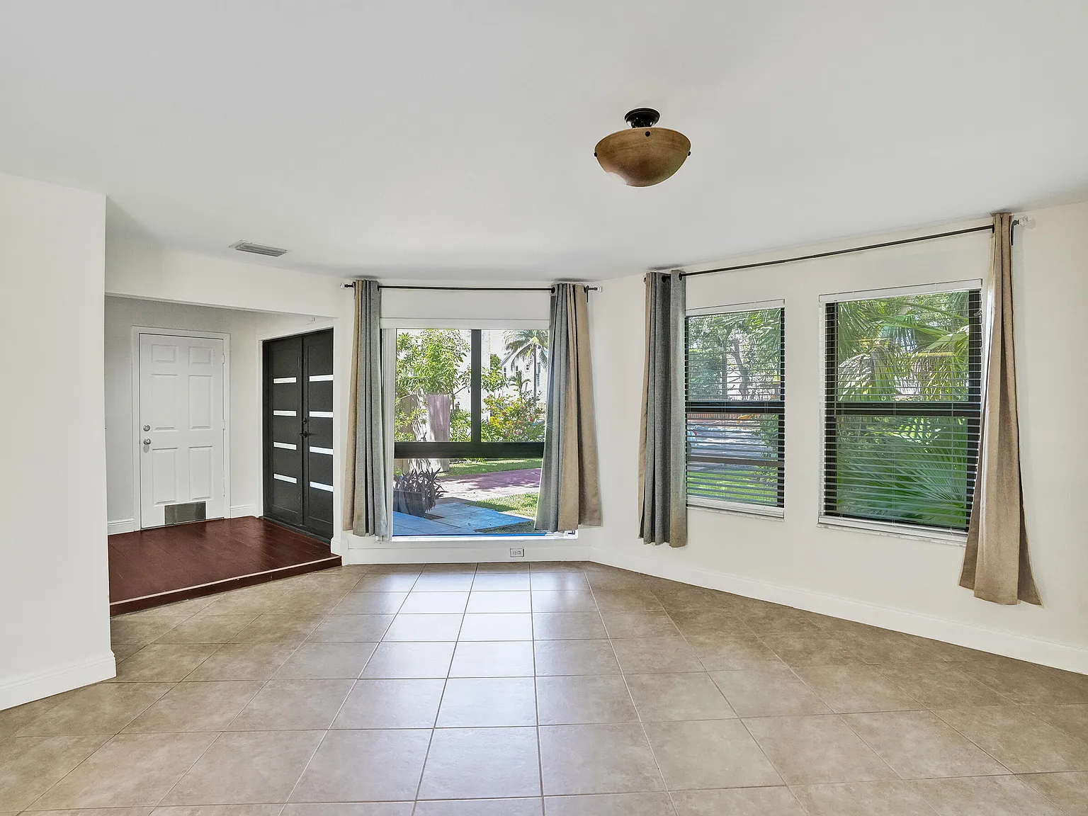3 bed, 3.0 bath, 1965 sqft, $3,750 — Photo 4