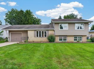 11112 Sunset Ln, Huntley, IL 60142
