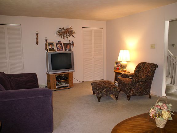 3rd image of 618 Josephine St