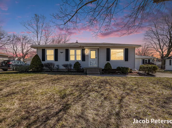 3928 Balsam Ave NE, Grand Rapids, MI 49525