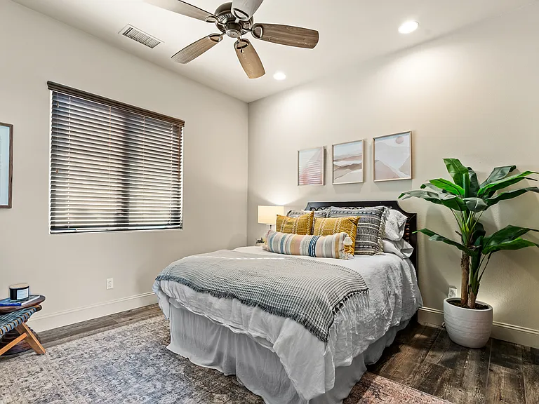 56738 Palms Dr — Photo 28