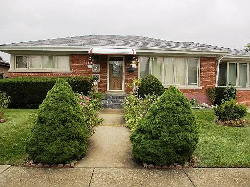 8925 Harlem Ave photo 1