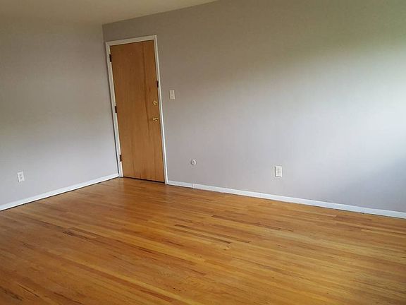 5th image of 441 Ford St APT B15