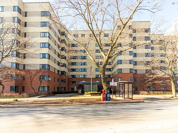 2nd image of 5060 N Marine Dr #6E