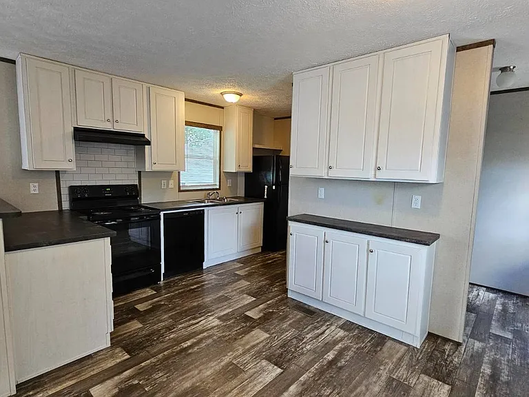 2201 S Anna St #36 — Photo 4