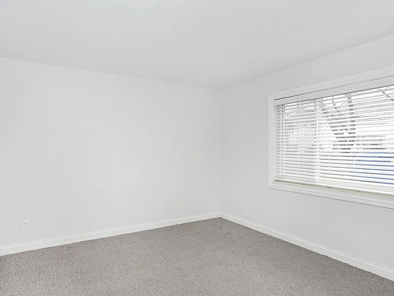 2309 Walton Blvd #32 — Photo 19