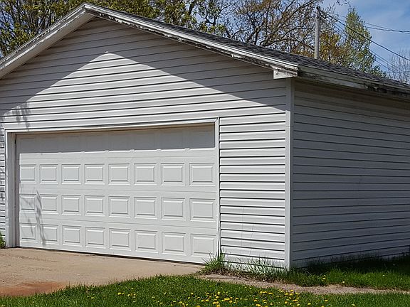 3rd image of 1228 Prospect Ave