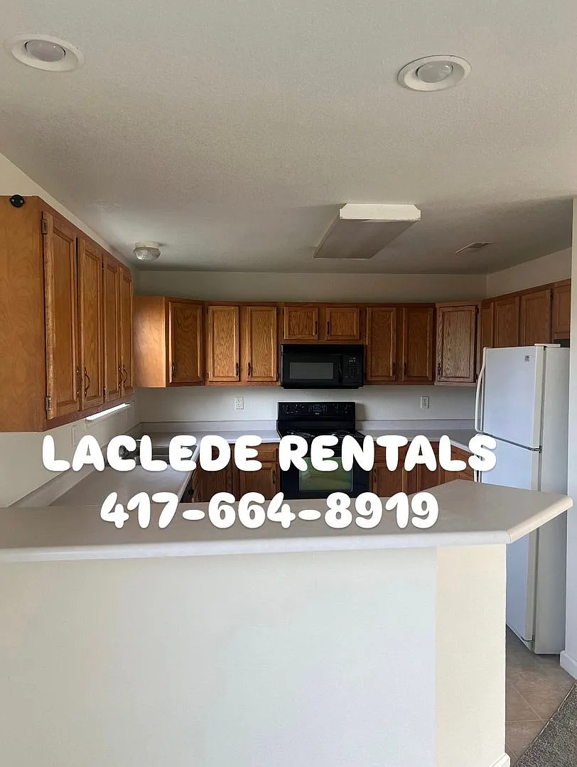 3 Bedroom 2.5 Bathroom Townhouse For Rent — Photo 4