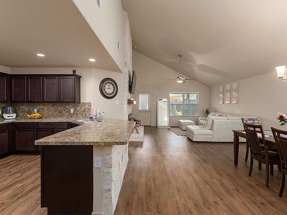 3rd image of 15418 Bonita Grulla Way