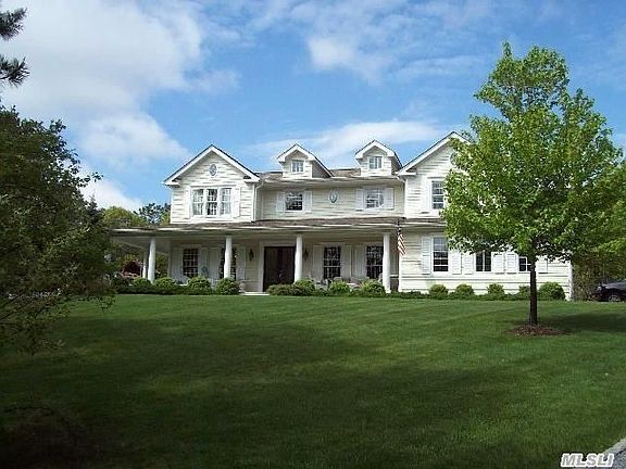 2nd image of 6 Rosebud Ln