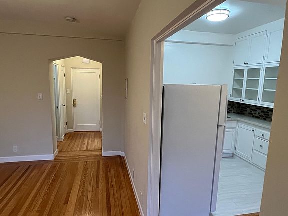 3rd image of 1501 Lincoln Way #206