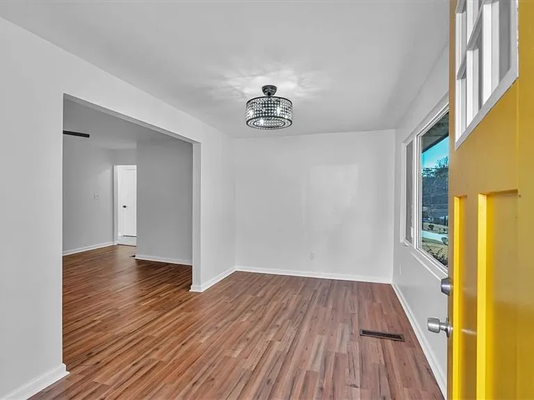 2142 Cloverdale Dr SE — Photo 30