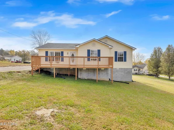 135 Tia Ln, La Follette, TN 37766