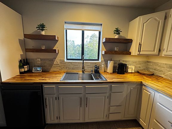 5th image of 24175 Horst Dr