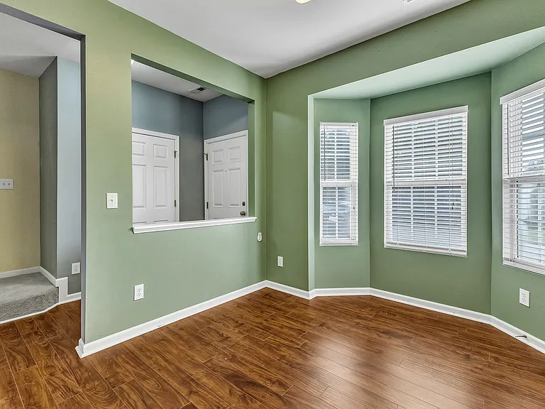 2720 Gross Ave — Photo 11