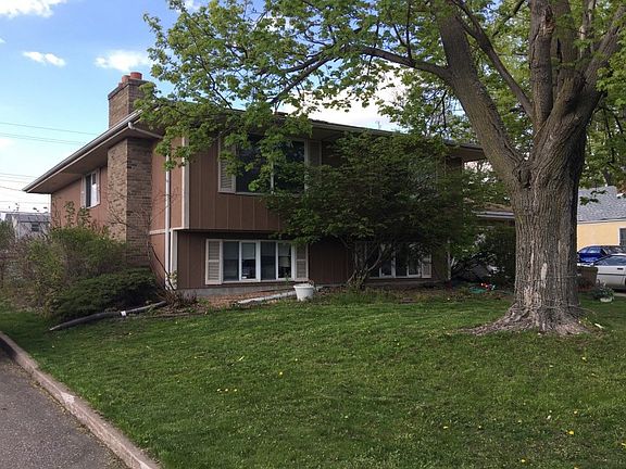 3rd image of 51 Hawthorne Ave W