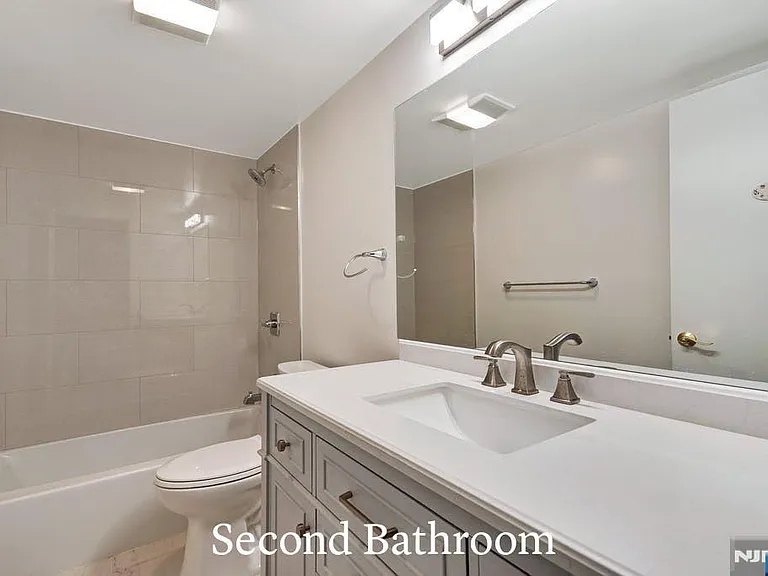 301 Chase Ct — Photo 13