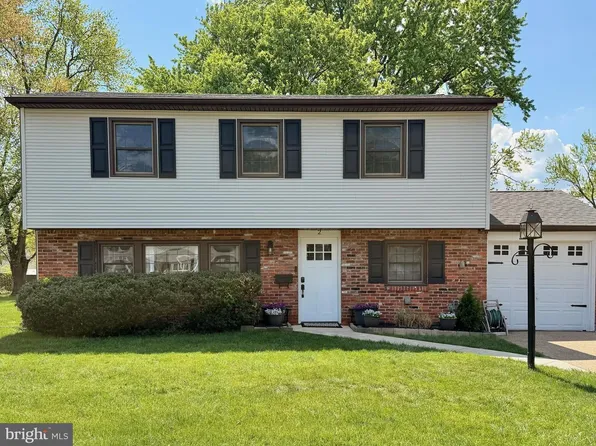 2 Grass Rd, Cherry Hill, NJ 08034