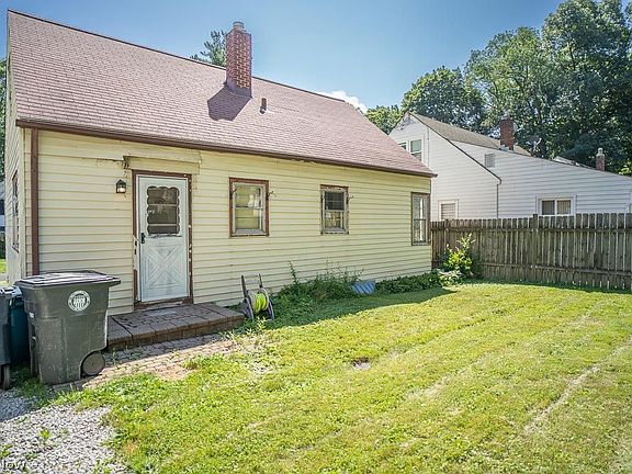 3rd image of 432 Kathleen St