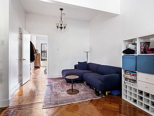 3rd image of 384 Park Pl APT 3