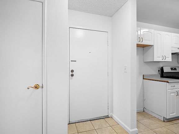 4th image of 409 Burchett St Unit 119