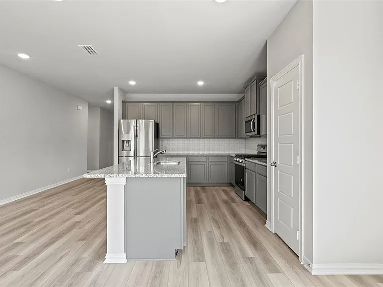 1515 Bridlepath Trl — Photo 4