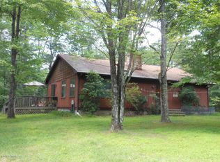 101 Hillside Dr, Dingmans Ferry, PA 18328