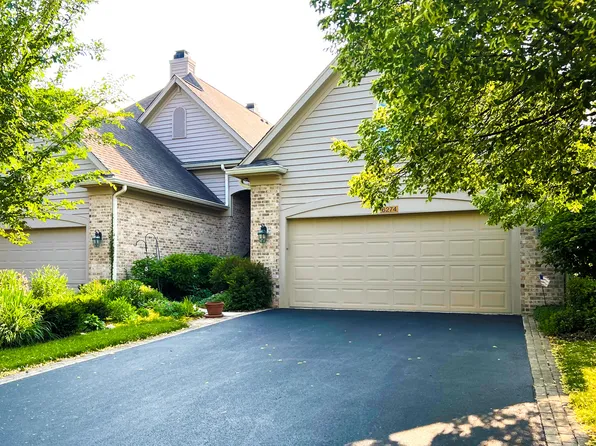 6274 Edgebrook Ln E, Indian Head Park, IL 60525