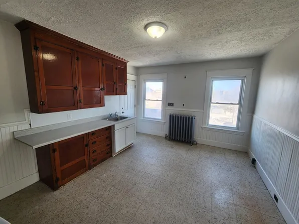 90 Ash St #1, Lewiston, ME 04240