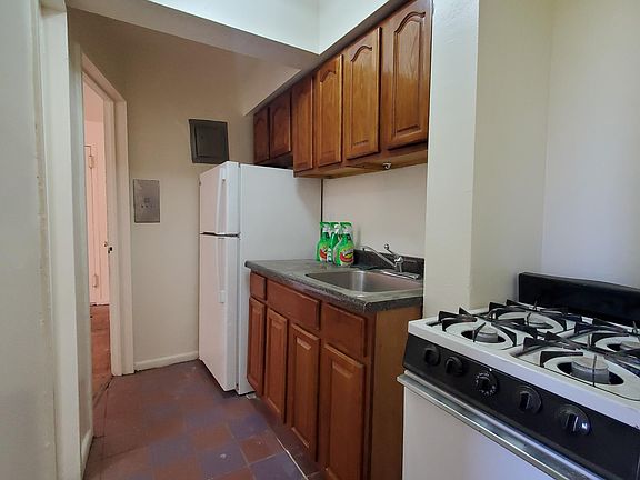 5th image of 3942 Bronx Blvd #6F