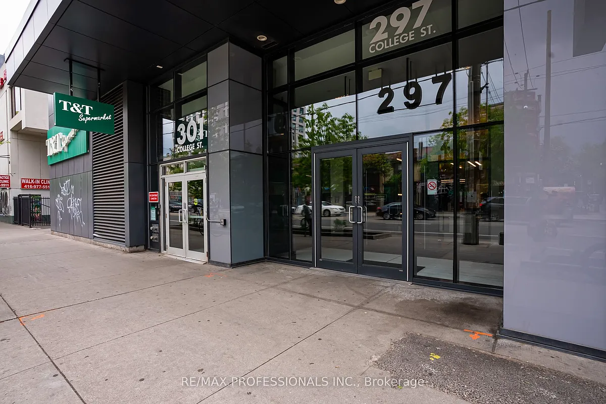 Building Photo - 297 College St #827